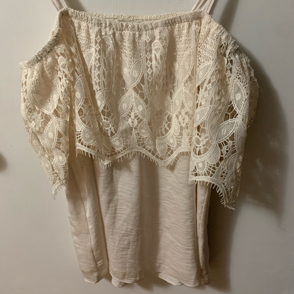 White frilly tank top